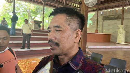 Ketua Komisi I DPRD Bali I Nyoman Budiutama di DPRD Bali, Senin (3/2/2025). (Rizky Setyo)