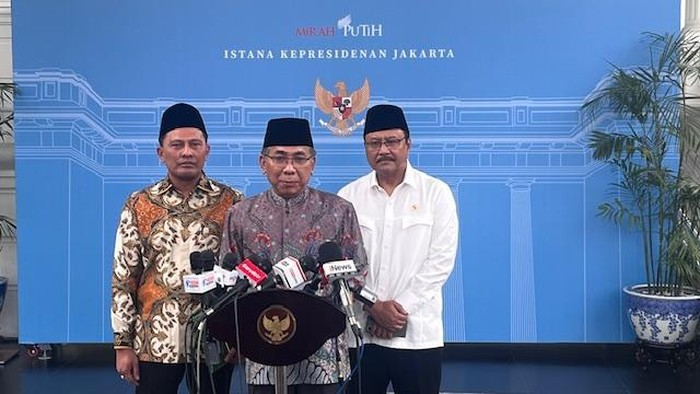 Ketum PBNU Gus Yahya (tengah)-(Eva/detikcom)