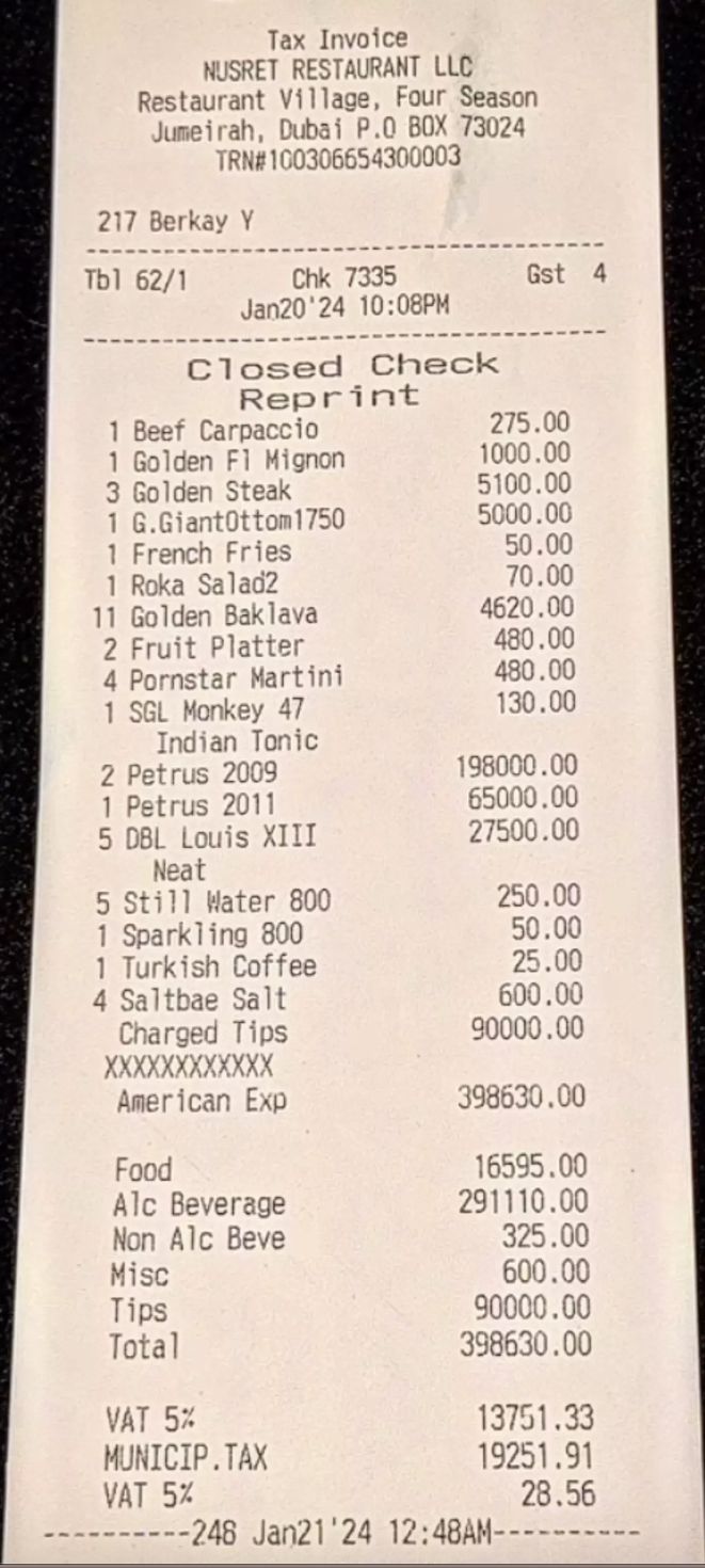Makan di Resto Salt Bae, 5 Pengunjung Ini Habis Ratusan Juta Rupiah