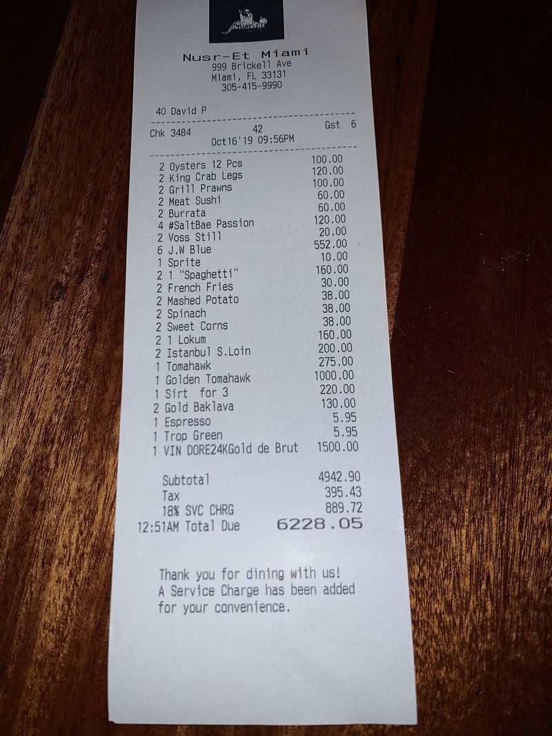 Makan di Resto Salt Bae, 5 Pengunjung Ini Habis Ratusan Juta Rupiah