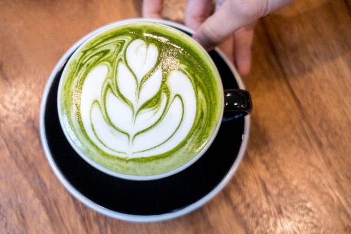 Matcha vs Kopi, Mana yang Lebih Kuat Dongkrak Energi?