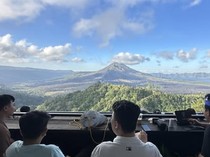 Keren! 5 Minimarket Ini Viral Gegara Punya Pemandangan Indah