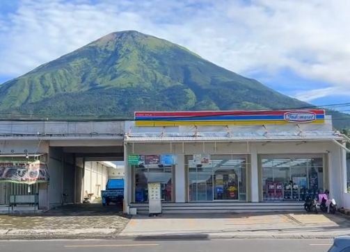 Keren! 5 Minimarket Ini Viral Gegara Punya Pemandangan Indah