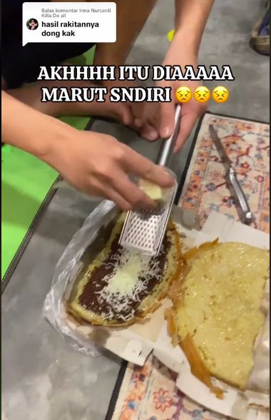 Ngakak! Pesan Martabak Cokelat Keju tapi Toppingnya Disajikan Terpisah