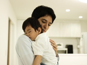 Video: Perut Kembung atau Tumor? Mom Wajib Tahu Tanda Bahaya Ini!
