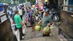 Pengecer Tak Lagi Jual LPG 3 Kg, Warga Antre di Agen
