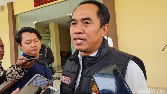 Kasat Reskrim Polres Magelang Kota Iptu Iwan Kristiana memberikan keterangan kepada media, Senin (3/2/2025).