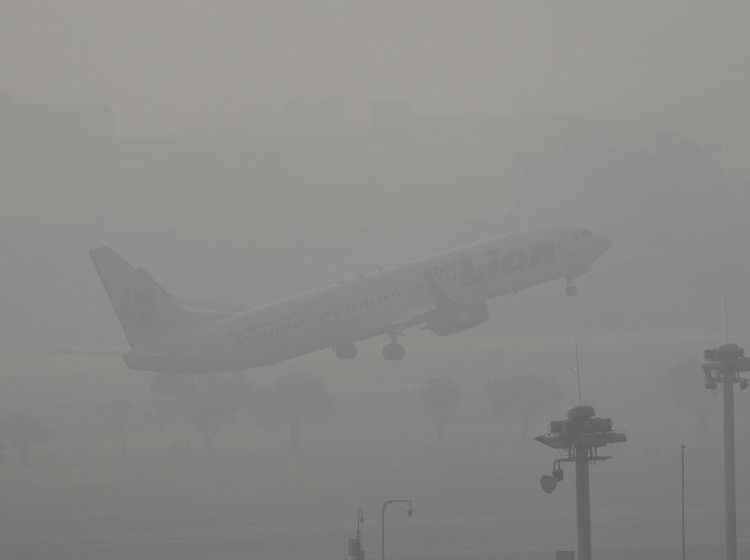 Potret Bandara Don Muang Bangkok Berselimut Kabut Polusi