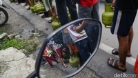 Seperti diketahui, per 1 Februari 2025 penjualan elpiji 3 kilogram melalui pengecer tidak akan diperbolehkan. Sebagai gantinya para pengecer ini harus beralih menjadi pangkalan untuk tetap bisa mendapatkan stok gas subsidi tersebut.