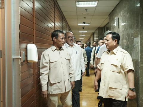 Prabowo Datangi Kantor Mentan Amran, Bahas Apa?