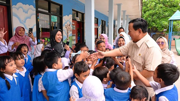 Prabowo Tinjau MBG