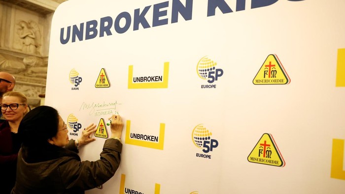 Presiden ke-5 RI Megawati Soekarnoputri di acara Unbroken Kids Alliance di Roma, Italia.
