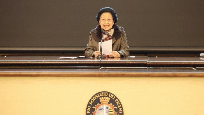 Presiden ke-5 RI yang juga Ketua Umum PDIP Megawati Soekarnoputri di acara Unbroken Kids Alliance di Roma, Italia, Minggu (2/2/2025).