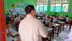 Antusiasme Anak TK dan SD Jaktim Saat Prabowo Kunjungi Makan Bergizi Gratis