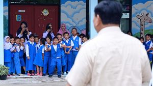 Antusiasme Anak TK dan SD Jaktim Saat Prabowo Kunjungi Makan Bergizi Gratis