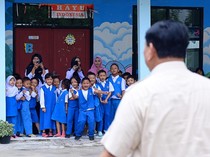 Antusiasme Anak TK dan SD Jaktim Saat Prabowo Kunjungi Makan Bergizi Gratis