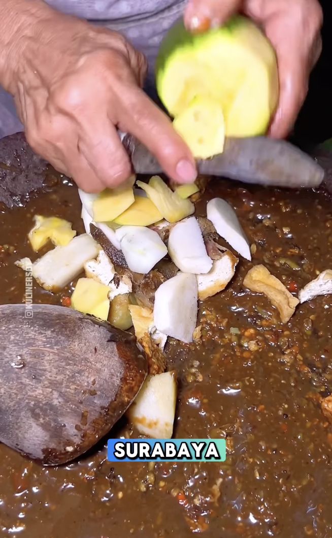 Rujak Cingur Legendaris di Surabaya