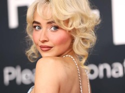 Penampilan Sabrina Carpenter Pakai 3 Layer Lipstik di Grammy Awards 2025