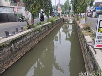 Viral Selokan Mataram Banjir Potongan Styrofoam, Siapa Nyampah?
