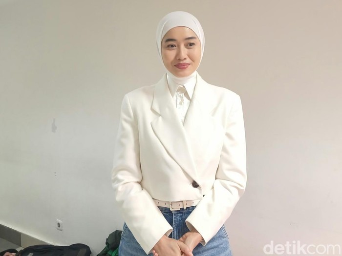 Selfi Nafilah berhijab