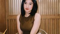 Di akun Instagramnya, aktris berusia 26 tahun ini sering bagikan momen kulinerannya. Seperti makan malam dengan steak. Foto: Instagram Ochi Rosdiana