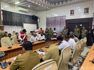 Sopir Truk di Jember Minta Dibolehkan Lewat Jalan Rambipuji-Puger Lagi