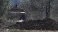 Berdasarkan kesepakatan gencatan senjata yang mulai berlaku pada 27 November, militer Lebanon akan dikerahkan di selatan bersama pasukan penjaga perdamaian Perserikatan Bangsa-Bangsa saat tentara Israel mundur selama periode 60 hari.  