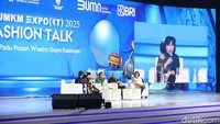 BRI UMKM EXPO(RT) 2025 juga menghadirkan berbagai talkshow inspiratif. Salah satunya talk show bertema “Padu Padan Wastra Gaya Kekinian” bersama para jenama Indonesia yakni, Anne Avantie, Itang Yunaz, Danjyo Hiyoji dan Toba Tenun.