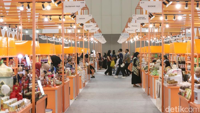 UMKM Expo hingga Fashion Show Meriahkan BRI UMKM EXPO(RT) 2025 BRI UMKM EXPO(RT) 2025 hadir dengan melibatkan 1.000 UMKM unggulan. Berlangsung 30 Januari - 2 Februari 2025 di ICE BSD, acara ini dihadiri lebih dari 63 ribu pengunjung.