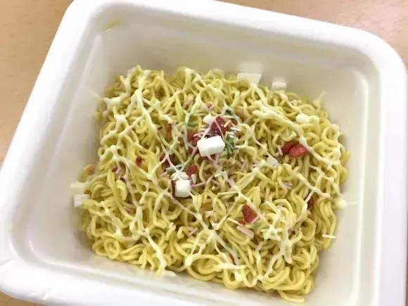Unik! Mie Goreng Rasa Strawberry Shortcake yang Asam Segar