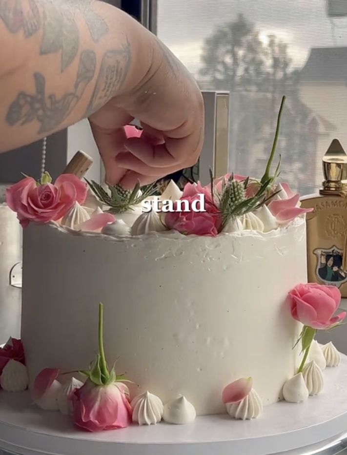 Viral! Baker Ini Bikin Kue Terinspirasi Harumnya Aroma Parfum