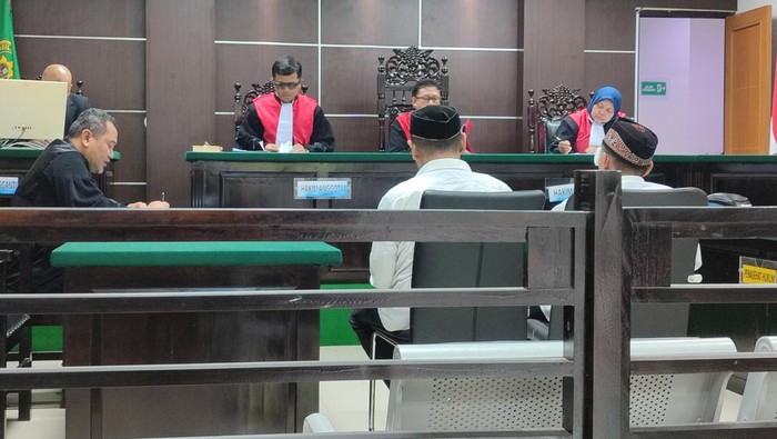 2 Warga Serang Didakwa Korupsi