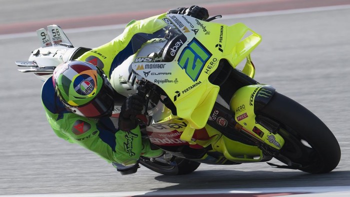 MONTMELO, SPAIN - NOVEMBER 19: Franco Morbidelli of Italy and Pertamina Enduro VR46 Racing Teamrounds the bend during the MotoGP Tests In Barcelona at Circuit de Catalunya on November 19, 2024 in Montmelo, Spain. (Photo by Mirco Lazzari gp/Getty Images)