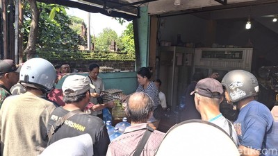Potret Antrean Warga Denpasar di Pangkalan LPG