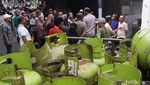 Antrean Gas Melon di Ulujami, Antre Hingga 4,5 Jam!