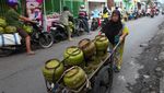 Antrean Pembelian LPG 3 Kg di Surabaya Mengular Panjang