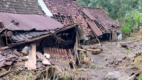Ada 37 rumah dari 8 RT yang berdampak banjir bandang Bondowoso ini.