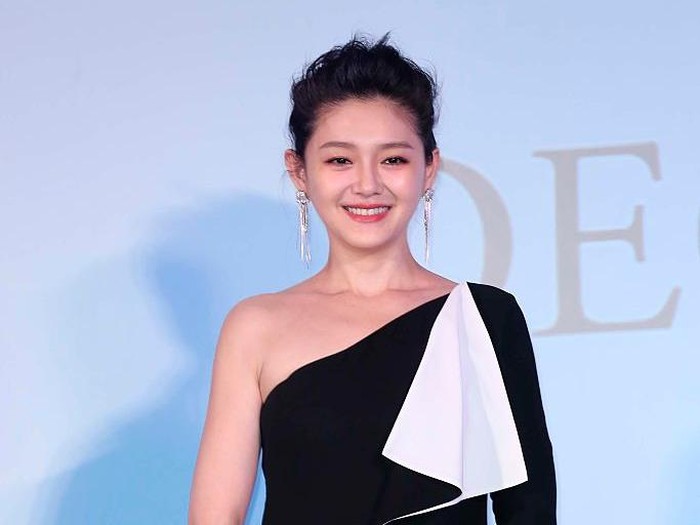 TAIWAN, CHINA - AUGUST 04: (CHINA MAINLAND OUT)Barbie Hsu attends a skin care product promotion conference on 04th August, 2015 in Taipei, Taiwan, China.(Photo by TPG/Getty Images)