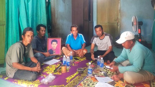 DBMI ketika berkunjung ke keluarga Mahsun di Desa Wanasaba Lauq, Lombok Timur, Senin (3/2/2025).