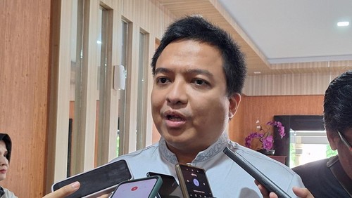 Kabid Keterpaduan Pembangunan Infrastruktur Sumber Daya Air BWS Nusa Tenggara I, Lukman, saat diwawancarai di Kantor Wali Kota Mataram, Selasa (4/2/2025). (Nathea Citra/detikBali)