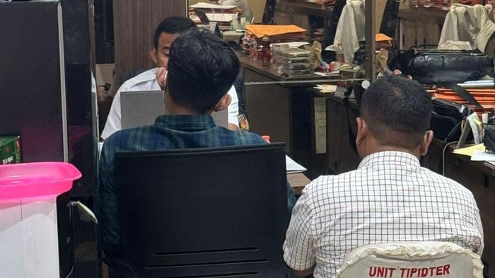 Ichlas Budhi Pratama pelaku KDRT ke istri Gresik