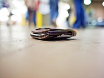 Bolehkah Mengambil Barang Jatuh di Jalan yang Tak Diketahui Pemiliknya?