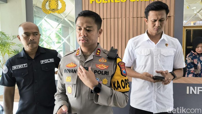 Kapolres Gresik AkBP Rovan Richard Mehenu