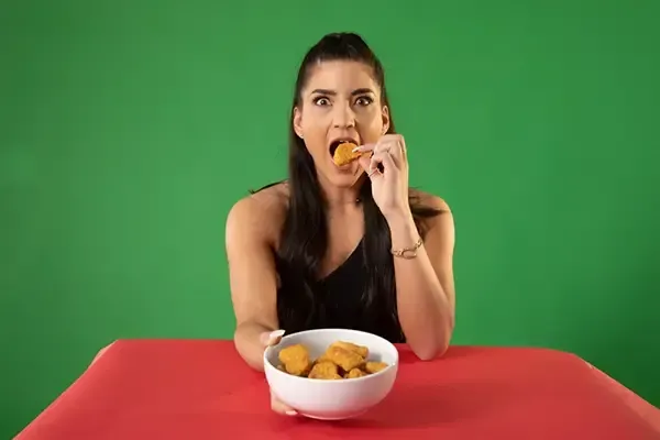 Keren! 5 Orang Ini Habiskan Ratusan Porsi Makanan Dalam Hitungan Menit