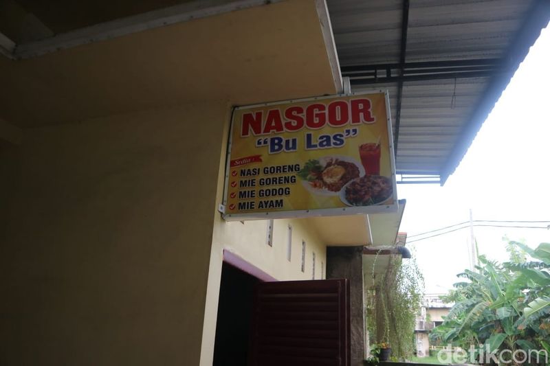 Nasi goreng Bu Las, yang viral karena harganya hanya Rp 4 ribu di Pati, Selasa (4/2/2025).