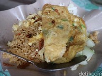 Murahnya Nasgor di Warung Bu Las Pati, Rp 4.000 Seporsi Sudah Pakai Telur