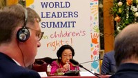 Megawati menjadi pembicara di dalam forum tersebut. Megawati menyebut anak-anak menghadapi tantangan yang tidak mudah.