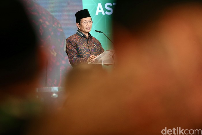 Sarasehan Ulama Nahdlatul Ulama digelar hari ini. Menag Nasaruddin Umar, Mendikdasmen Abdul Muti, dan Mensos Saifullah Yusuf atau Gus Ipul menghadiri sarasehan tersebut.