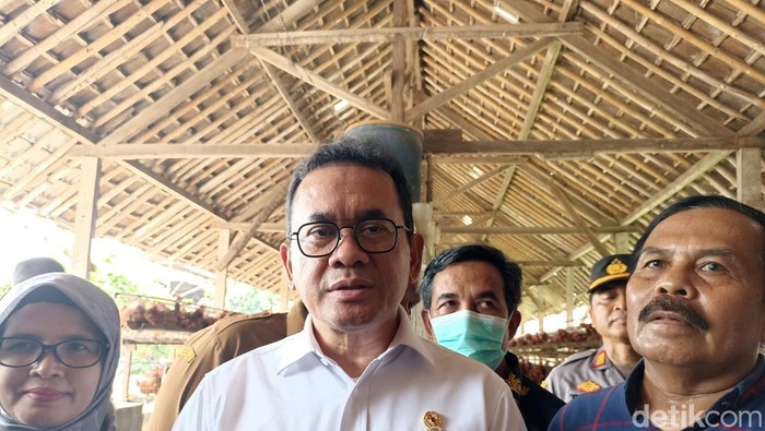 Mendag Budi Santoso saat melakukan kunjunga kerja di Blitar.