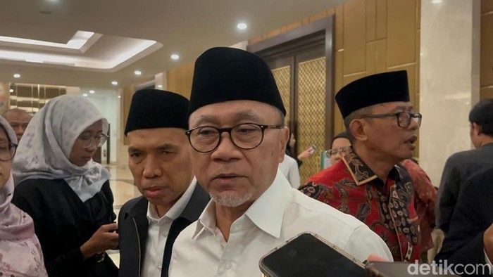 Menko bidang Pangan Zulkifli Hasan membantah bantuan pangan disetop. Dia mengatakan bantuan disalurkan setelah panen raya untuk jaga harga di petani. (Kurniawan F/detikcom)